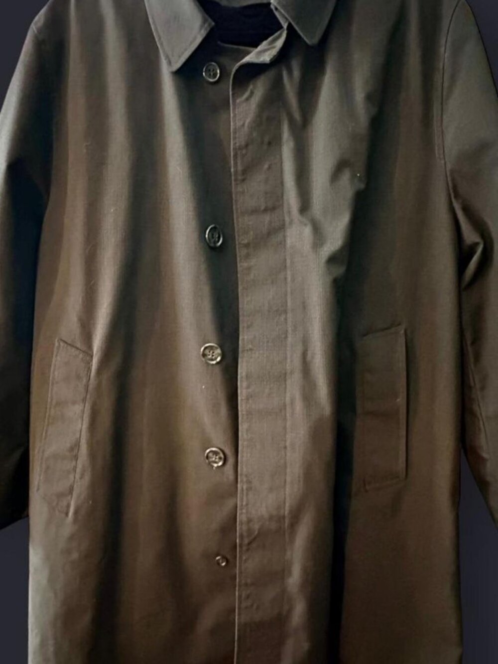 Vintage Towncraft trench coat, with removeable lining, two side pockets,, button